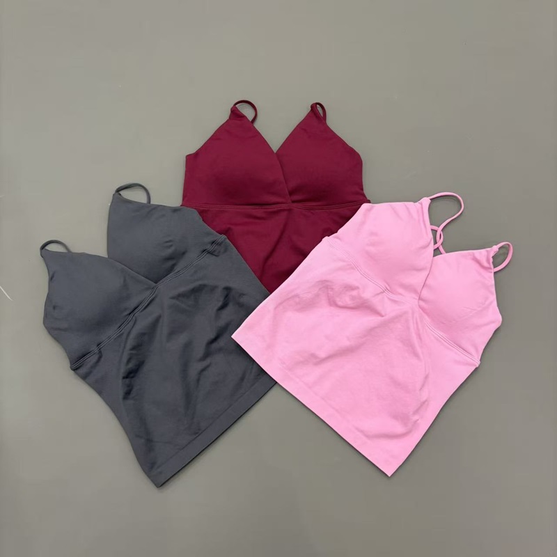 Top sportowy damski z dekoltem – Suspender Tank Top recenzja i cena