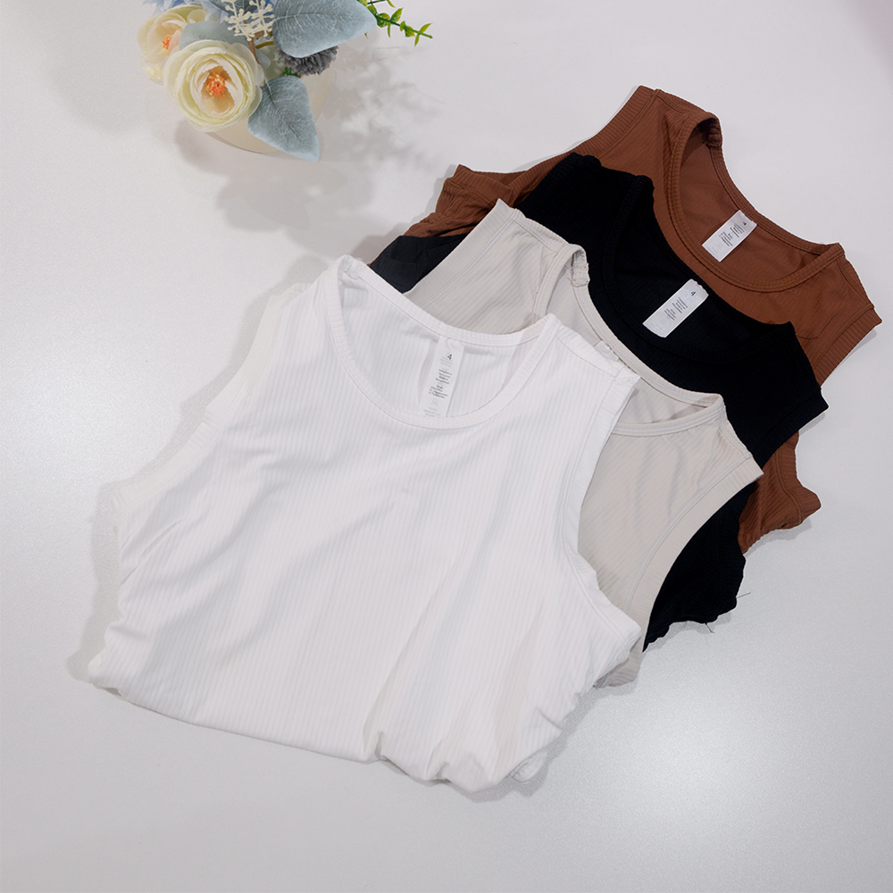 Letnia odzież do jogi Prążkowa – Tank Top Ribbed recenzja i cena